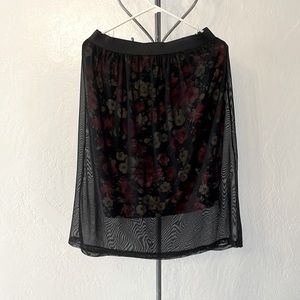 Black flower skirt, size: L